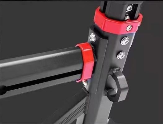 IP 認可 デザイン スリムな見た目のアルミ 黒色粉末で覆われた陸上トラックベッドラック