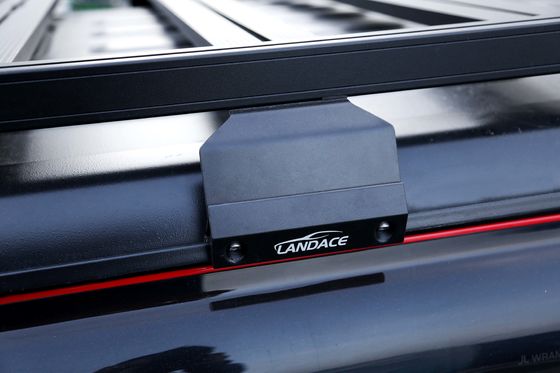 ユニバーサル・カー・トップ・バッグキャリバー・屋根ラック ブラック・パウダーコート