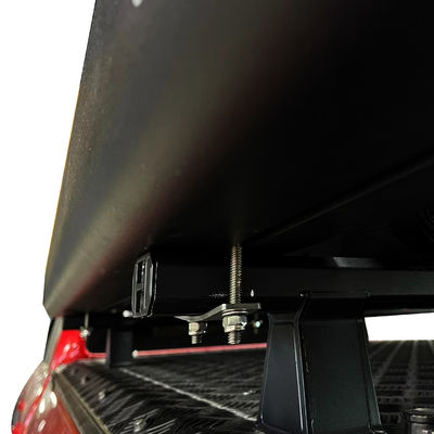 太陽光発電の4WD車屋根 オフロードキャンプシャワー 水タンク 道路シャワー