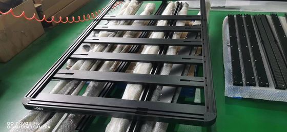 150*142*5 サイズ LC150 保護と保管のための黒色粉末塗装屋根貨物輸送機