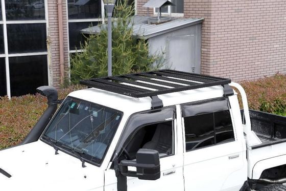 LC79のための屋根マウントブラックアルミニウム合金荷物架 空間節約と耐久性