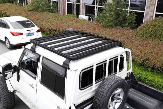 設置 雨槽 道路外装 4X4 ランドクルーザー LC79 トヨタ用の屋根ラック