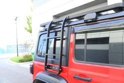ジープ・ラングラーJL JK Q235-8 黒 4x4 車両 ハイサイド・ステップ・レッダー サイド・ウォール リトロフィット・キット