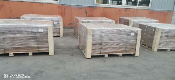 オーダーメイドのスリムラインII 屋根ラックキットで LC200 のオフロード能力を向上させてください