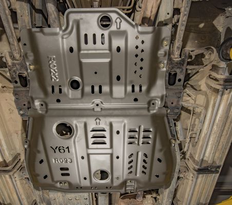 日産パトロール GR V ピックアップ Y61用のオフロード用 マグネシウム アルミニウム合金 スキッドプレート