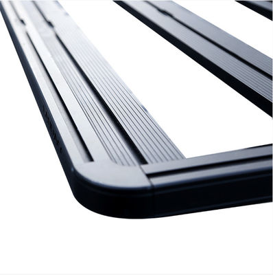 Jeep Wrangler JL用の汎用的で実用的な屋根ラック