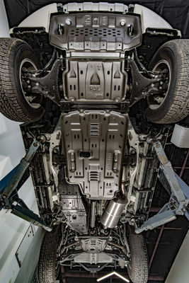 三?? パジェロ V93 V97用の高灰色下体保護エンジン保護スキープレート