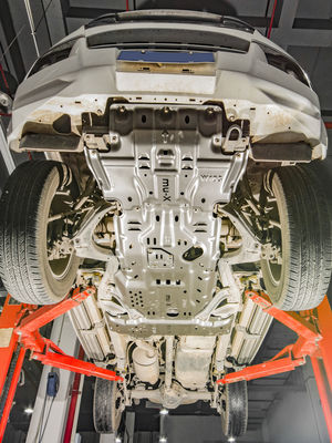 ISUZU MU-X DMAX用の保護装甲燃料タンク スキッドプレート