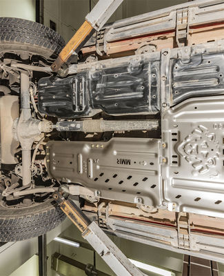 JEEP Wrangler スキッドプレート マグナリウム・シャシー・ガードでボディの下部を保護