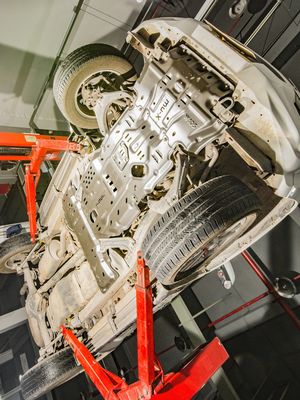 グレー D-MAX II スキッドプレート エンジンガード ISUZU MU-X と D-MAX 4x4 外装用品