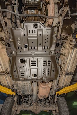 3.5mm 厚さ NISSAN パトロール Y61 エンジンガードプレート OEM 4x4 外装用品