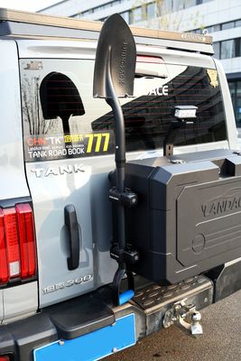 JEEP Wranglerタンク300用のオーダーメイドサイズオフロード アルミ製尾門収納箱