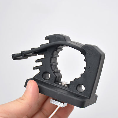 オフロードキャンプ用品 ショベル斧の貯蔵用のゴムクランプ