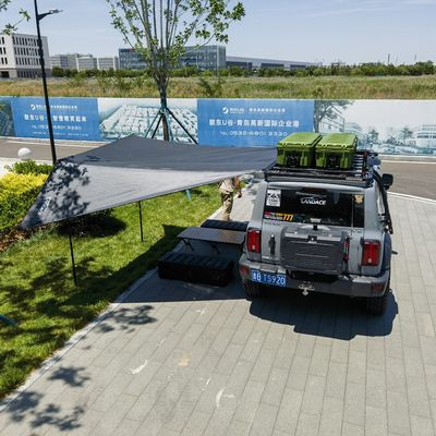 カー・屋根ラック 4WD キャンプ用重用ツールとキャンプ用具の収納箱