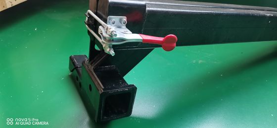 オフロードブラックスペアホイールキャリア オーダーメタルファブリケーションによって設計および製造