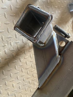 オフロードブラックスペアホイールキャリア オーダーメタルファブリケーションによって設計および製造