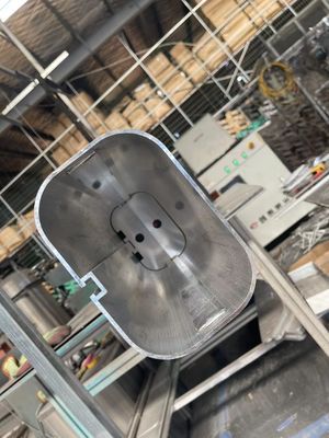 高キャンプギア 屋根ラック マウント 水タンク ユニバーサル 自動車 モデル 表示